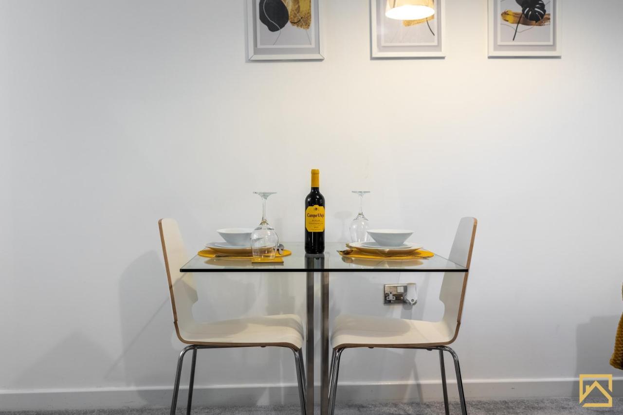 Modern 1 Bed In Central Mk, Free Parking, Smart Tv, Manhattan House By Valore Property Services Milton Keynes Exterior foto