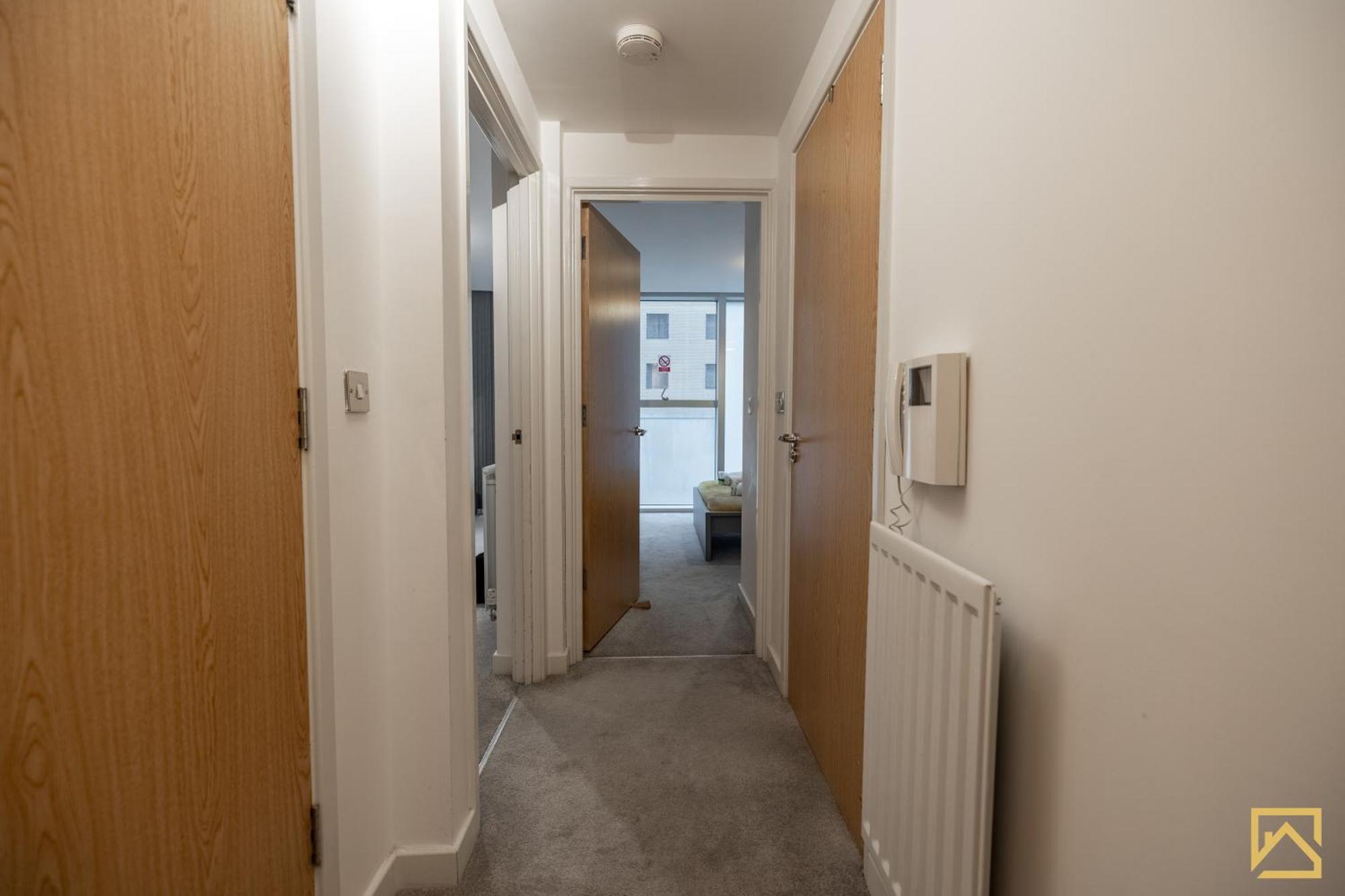 Modern 1 Bed In Central Mk, Free Parking, Smart Tv, Manhattan House By Valore Property Services Milton Keynes Exterior foto